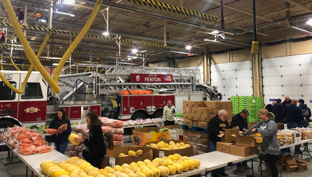 Fenton_Fire_Fighters-1a_food_give_away2019
