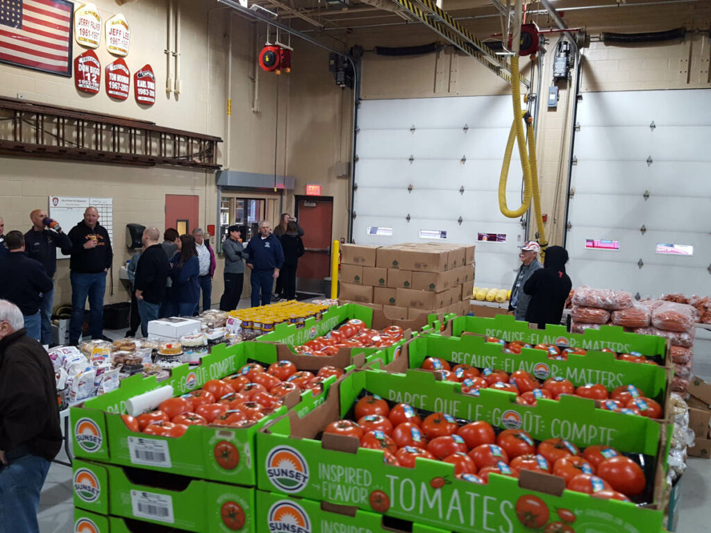 Food_Give_Away-Oct2019_Fenton_Fire_Fighter_Charity (5)