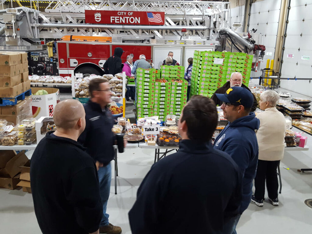 Food_Give_Away-Oct2019_Fenton_Fire_Fighter_Charity (9)